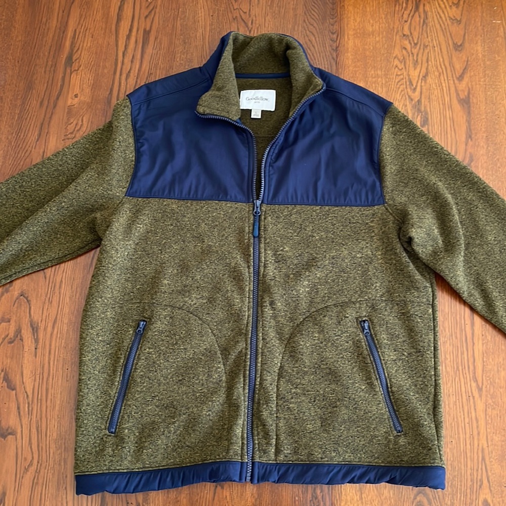 NWOT Men’s Zip Up Fleece Jacket